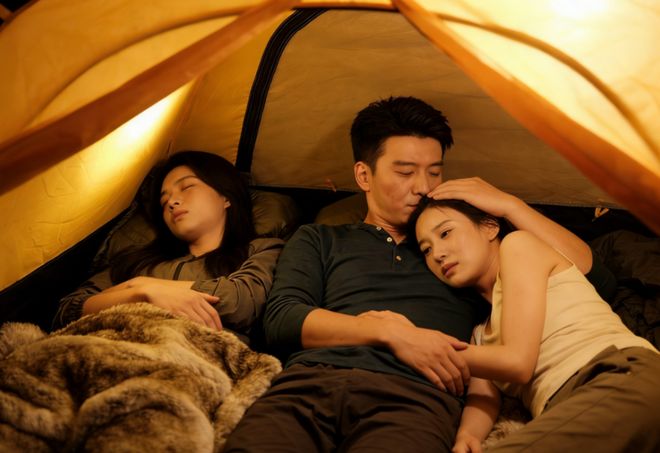 被困在帐篷里我竟发现她妹妹开始脸红了开元